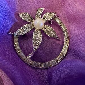 Vintage Pearl and Rhinestone Flower Wreath Brooch